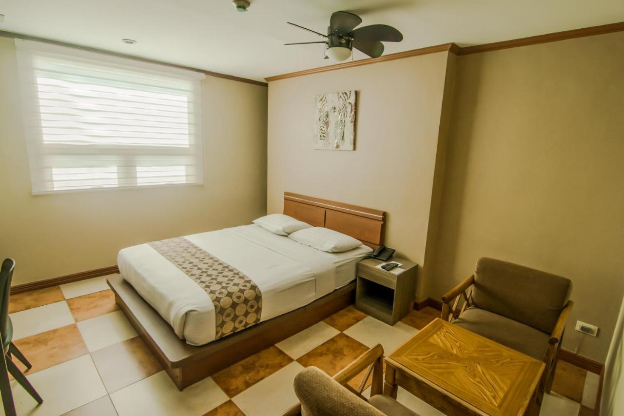 Dg Grami Hotel Paranaque City ภายนอก รูปภาพ