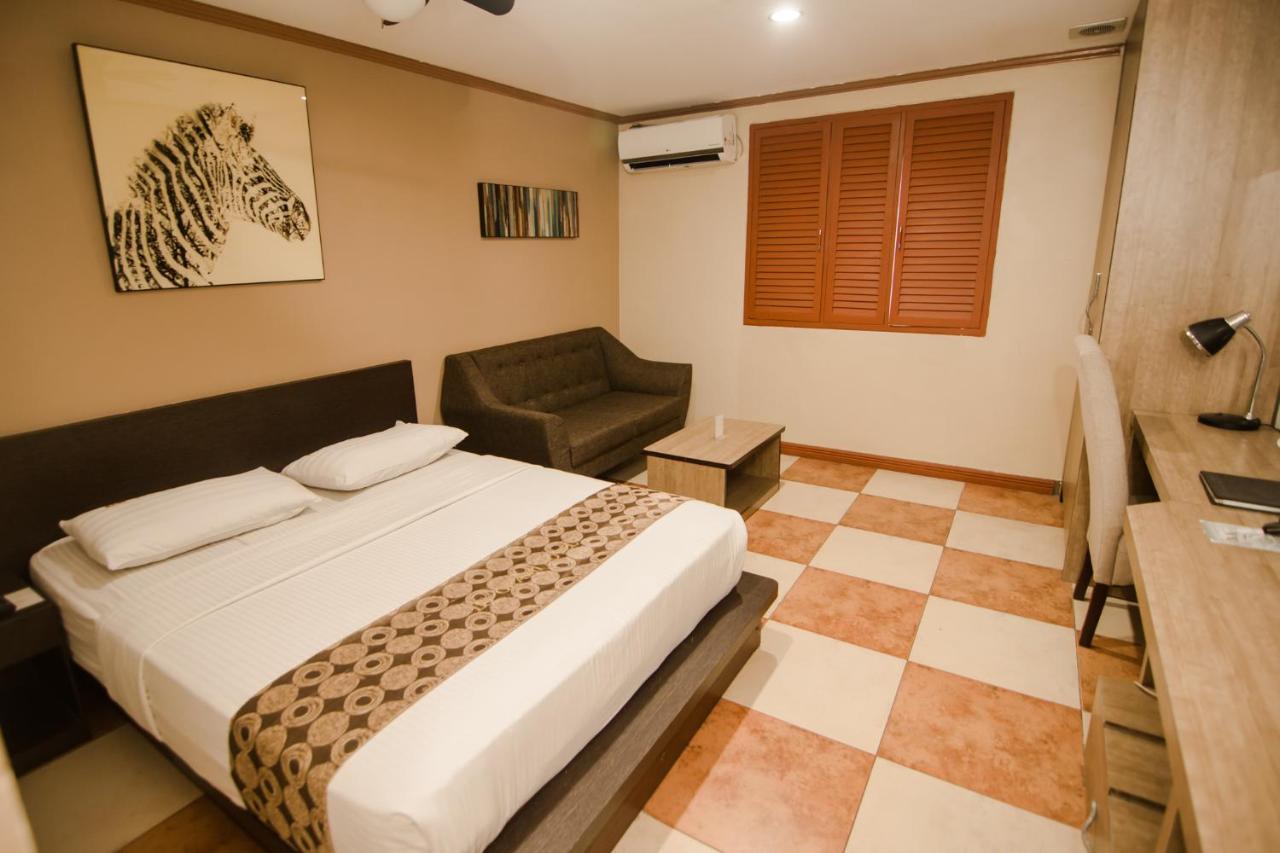 Dg Grami Hotel Paranaque City ภายนอก รูปภาพ