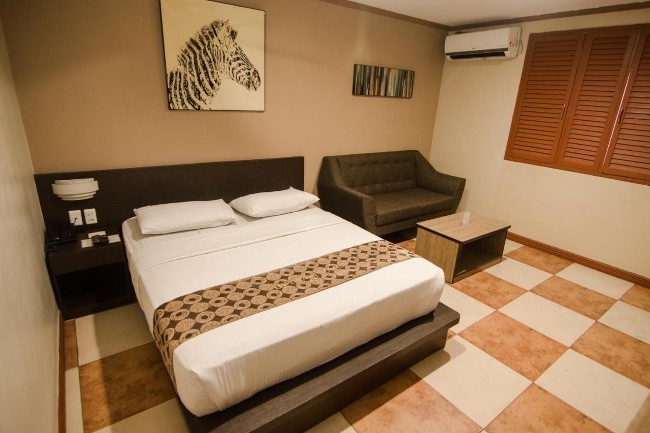 Dg Grami Hotel Paranaque City ภายนอก รูปภาพ