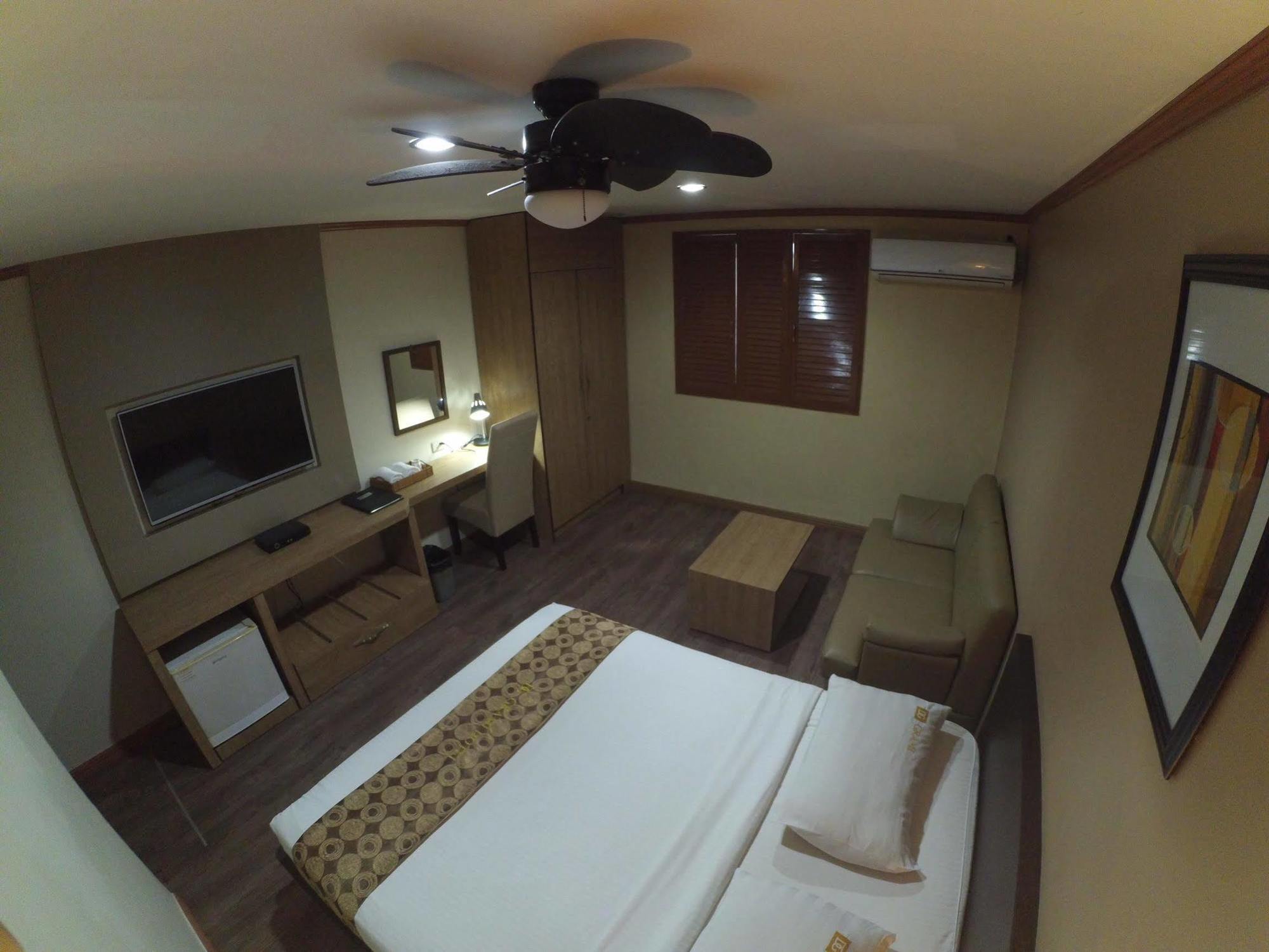 Dg Grami Hotel Paranaque City ภายนอก รูปภาพ